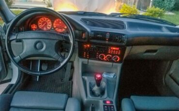 Bmw-M5-1991-Alpine-White-Gray-Leather-11