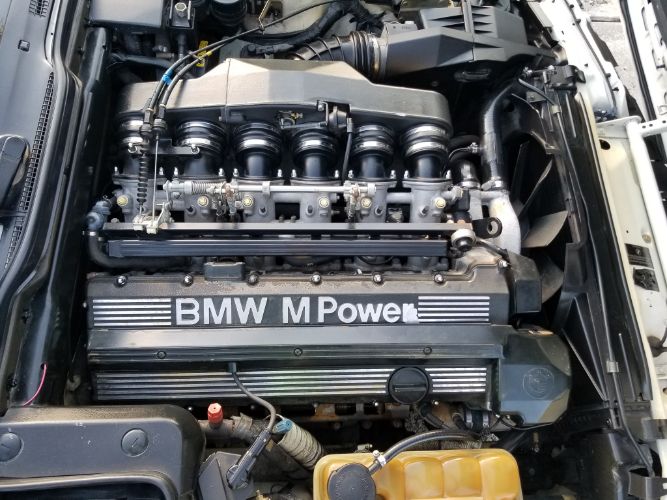 Bmw-M5-1991-Alpine-White-Gray-Leather-12