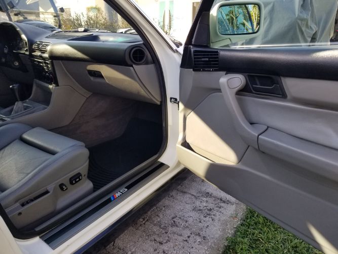 Bmw-M5-1991-Alpine-White-Gray-Leather-13