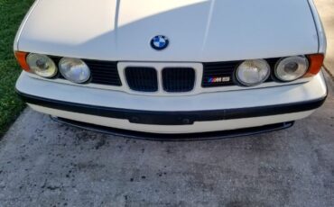 Bmw-M5-1991-Alpine-White-Gray-Leather-16