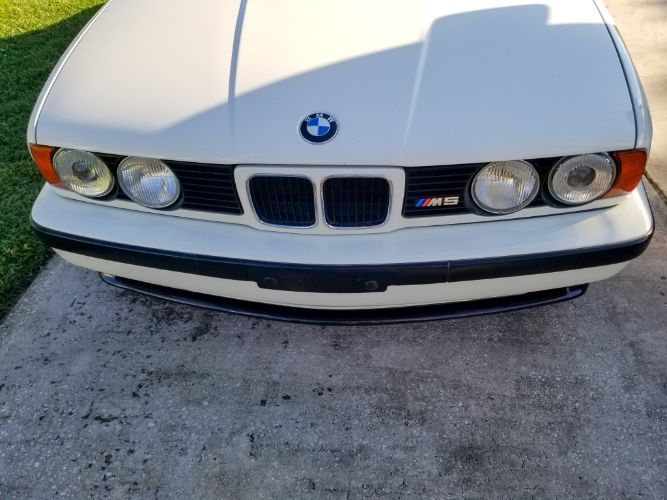 Bmw-M5-1991-Alpine-White-Gray-Leather-16