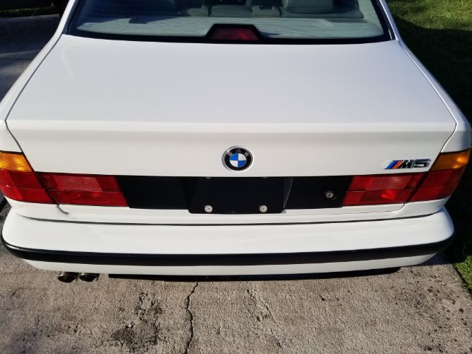 Bmw-M5-1991-Alpine-White-Gray-Leather-19