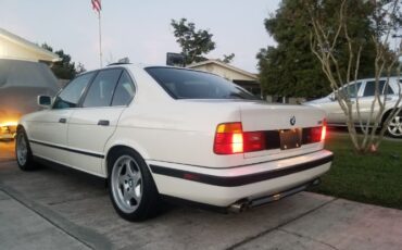 Bmw-M5-1991-Alpine-White-Gray-Leather-23