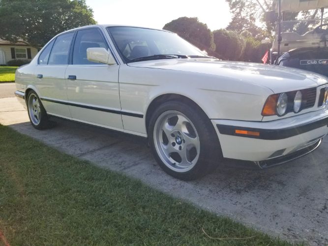 Bmw-M5-1991-Alpine-White-Gray-Leather-24