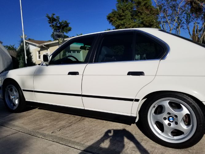 Bmw-M5-1991-Alpine-White-Gray-Leather-3