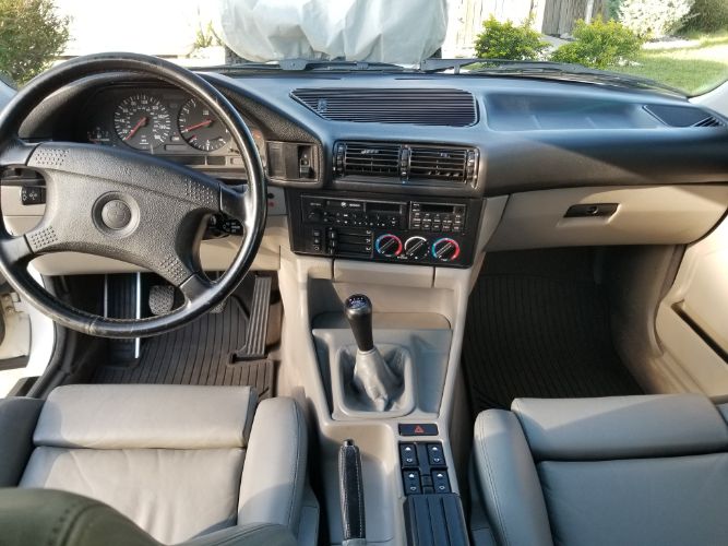 Bmw-M5-1991-Alpine-White-Gray-Leather-30
