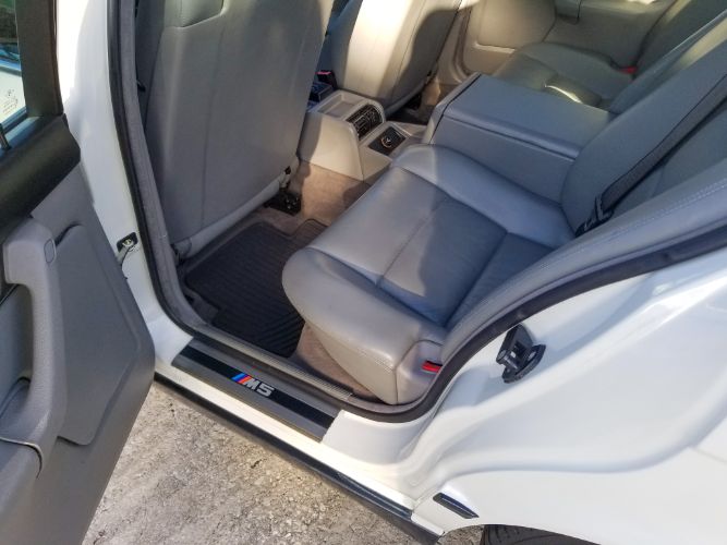 Bmw-M5-1991-Alpine-White-Gray-Leather-33