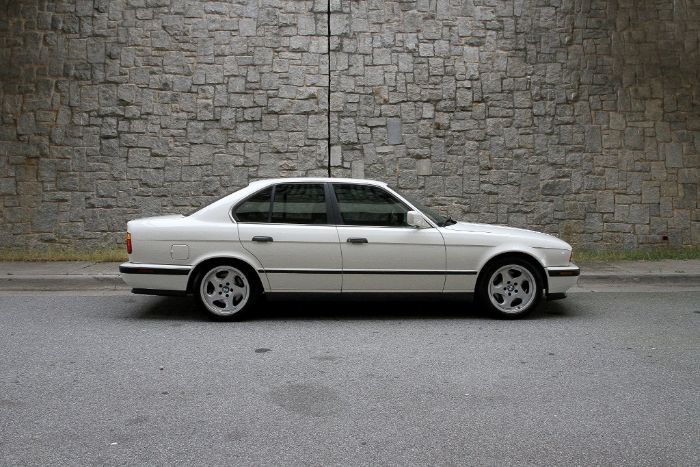 Bmw-M5-1991-Alpine-White-Gray-Leather-7