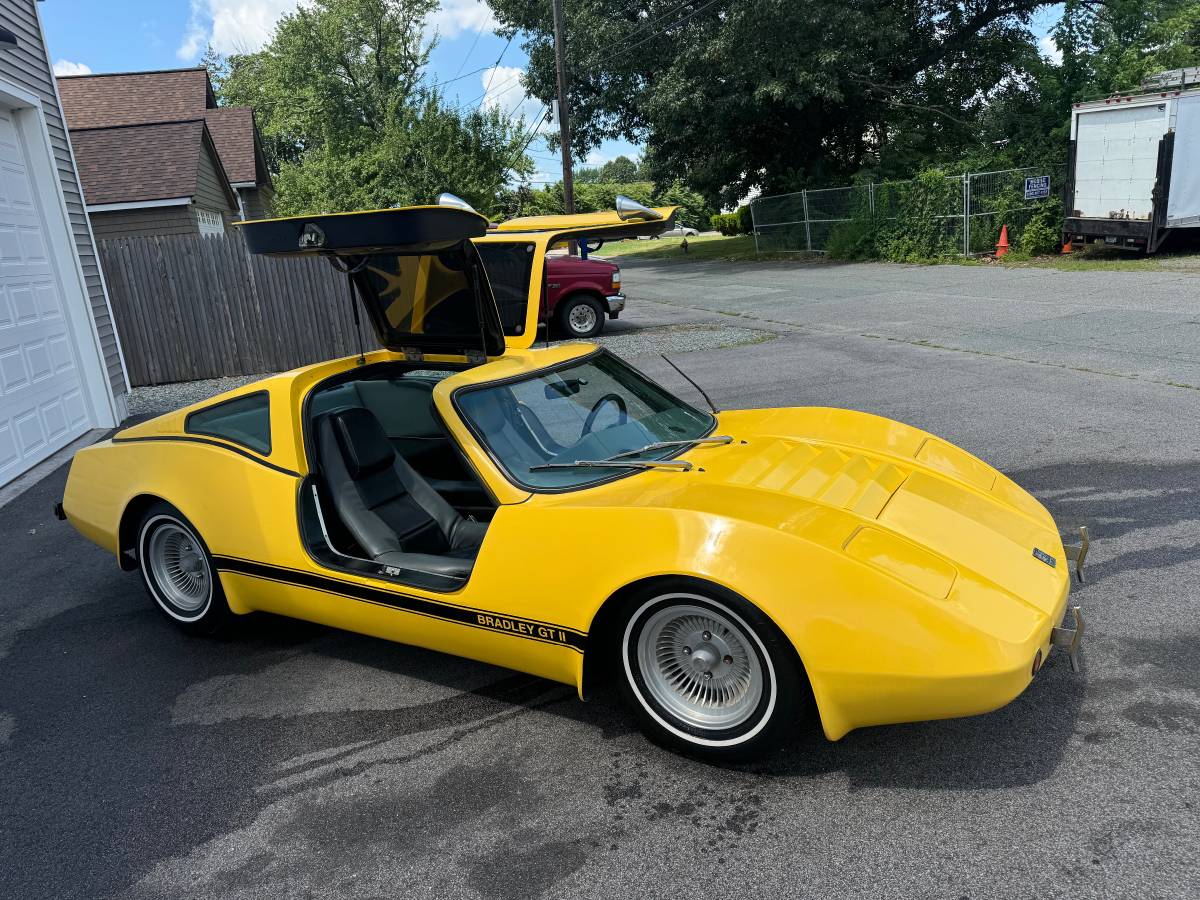 Bradley-gt-ii-1978-yellow