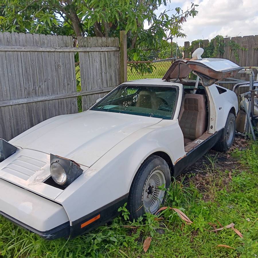 Bricklin-1975-white-1