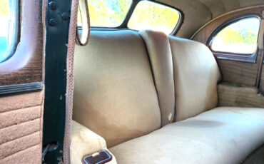 Buick-60-SERIES-CENTURY-1938-Sedan-11