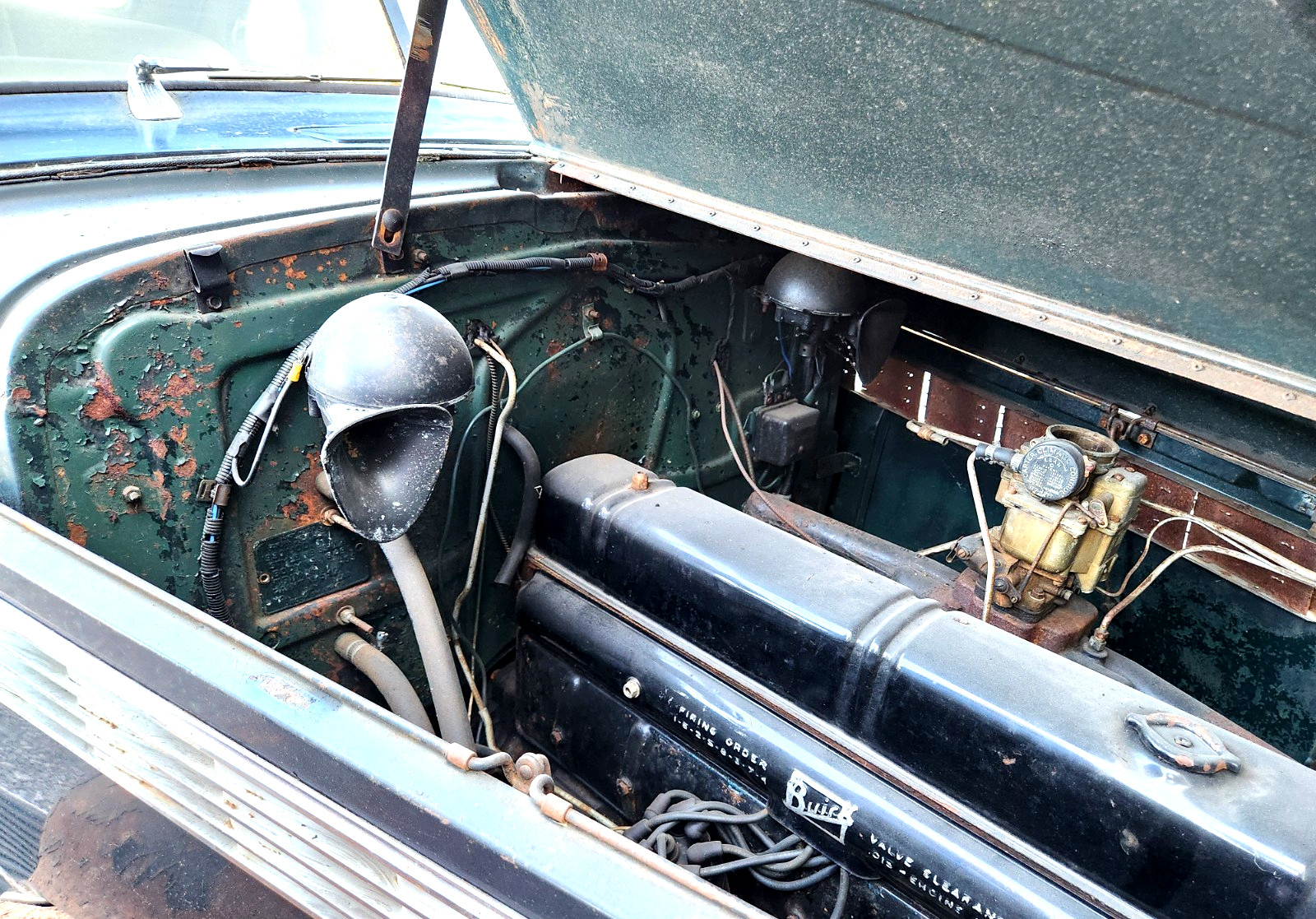 Buick-60-SERIES-CENTURY-1938-Sedan-14
