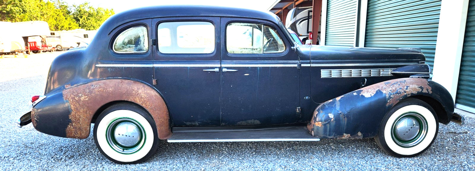 Buick-60-SERIES-CENTURY-1938-Sedan