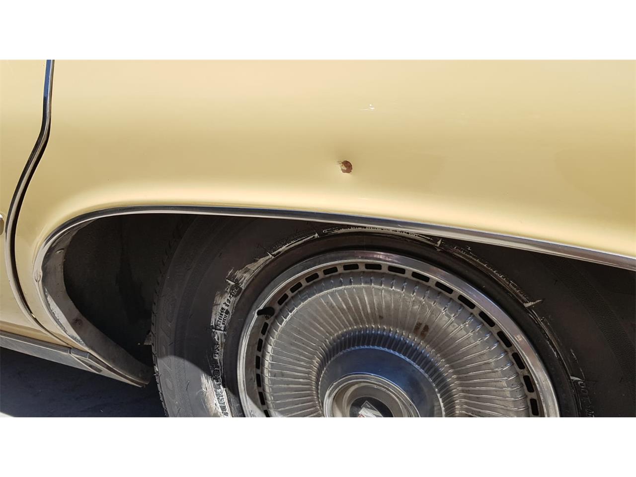 Buick-Custom-1973-Yellow-Beigewhite-14