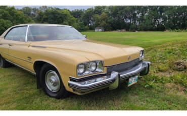 Buick-Custom-1973-Yellow-Beigewhite-5