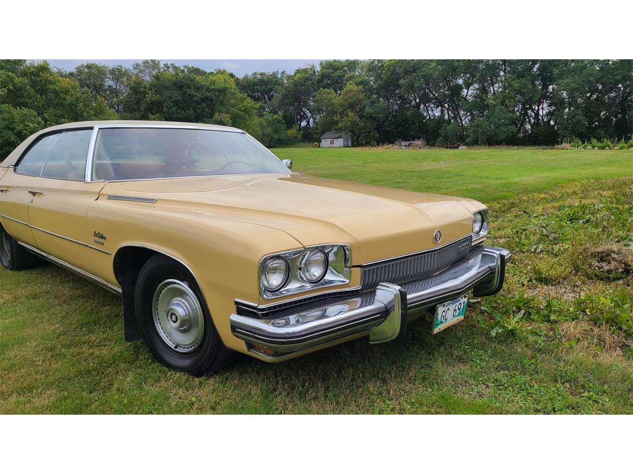 Buick-Custom-1973-Yellow-Beigewhite-5