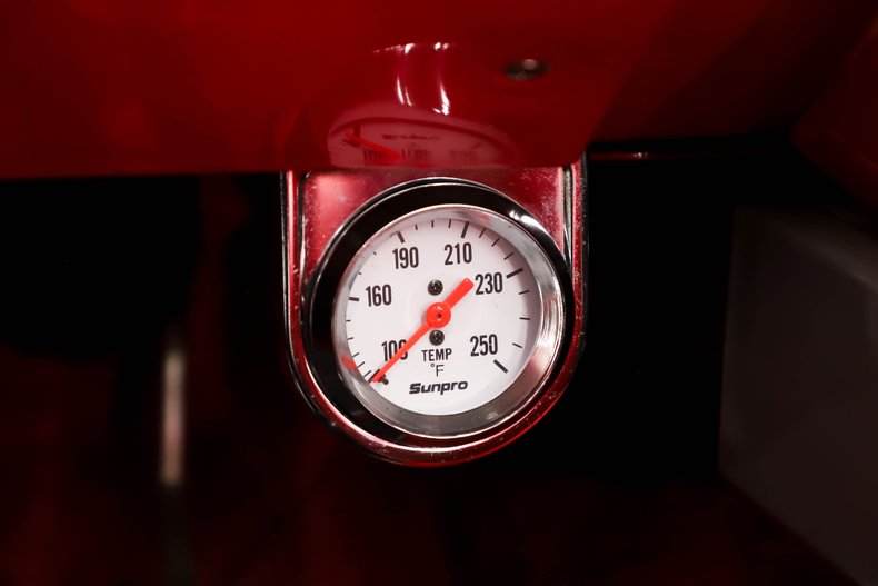 Buick-Electra-1961-Arctic-White-Red-Leather-23