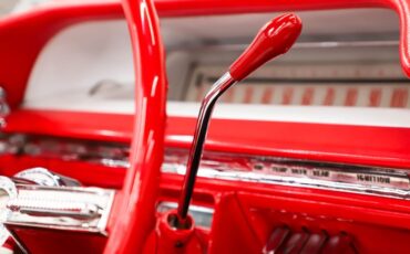 Buick-Electra-1961-Arctic-White-Red-Leather-6