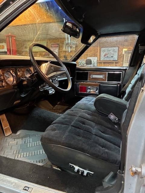 Buick-Electra-1977-silver-4