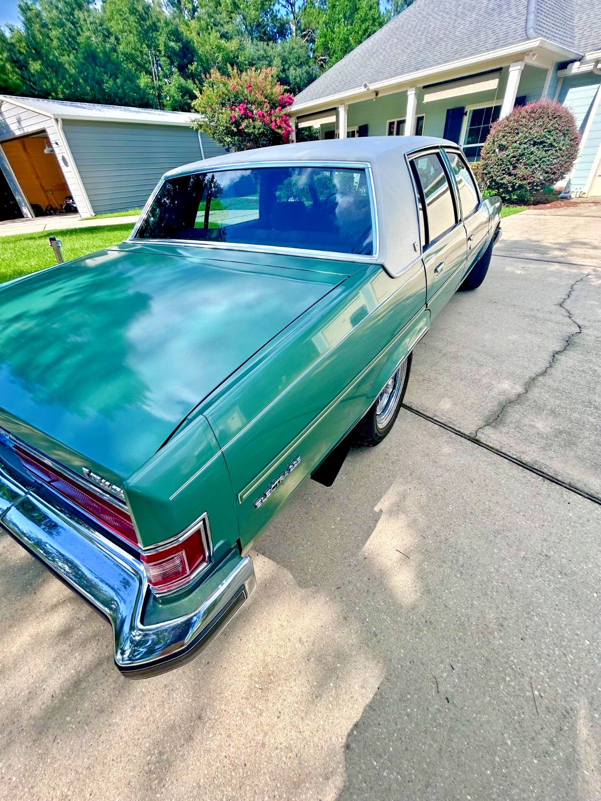 Buick-Electra-1978-Sedan-12