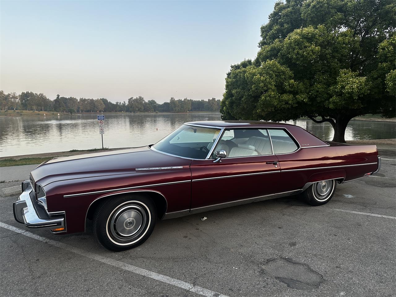 Buick-Electra-225-1973-Red-White-1