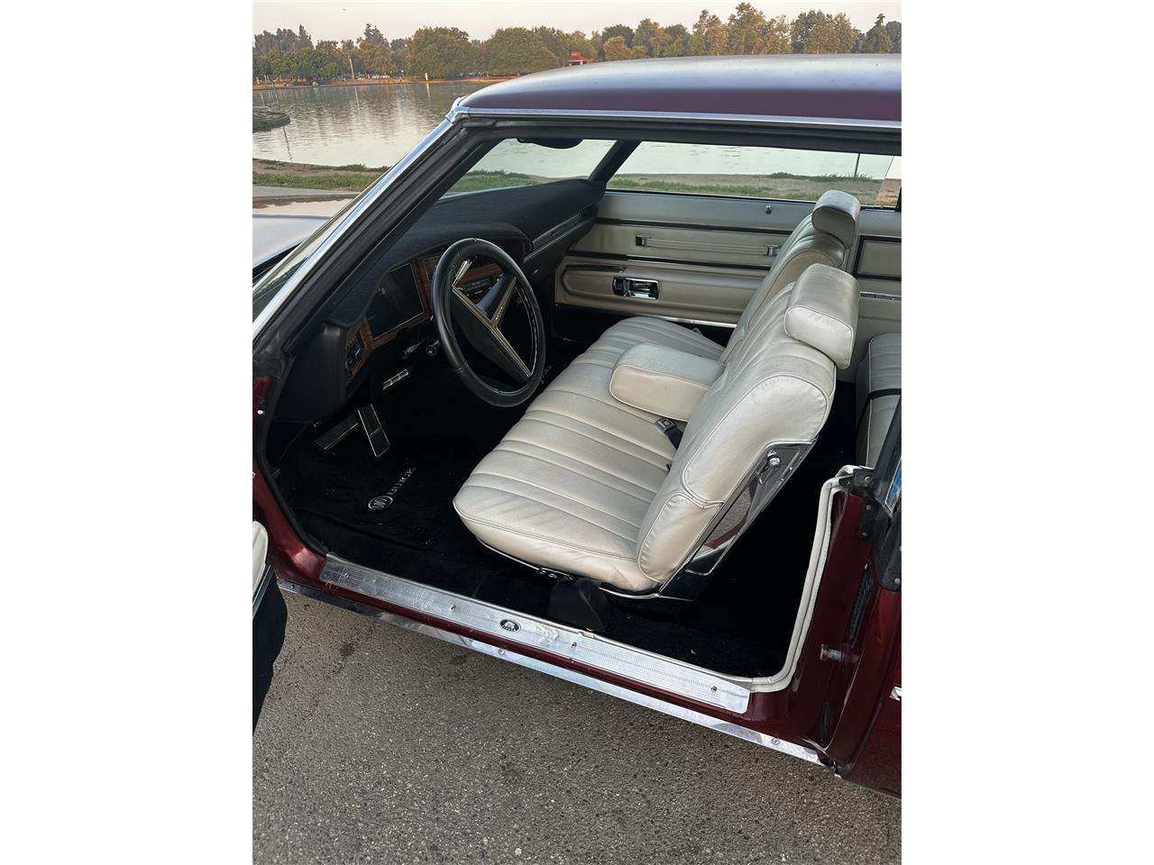 Buick-Electra-225-1973-Red-White-10
