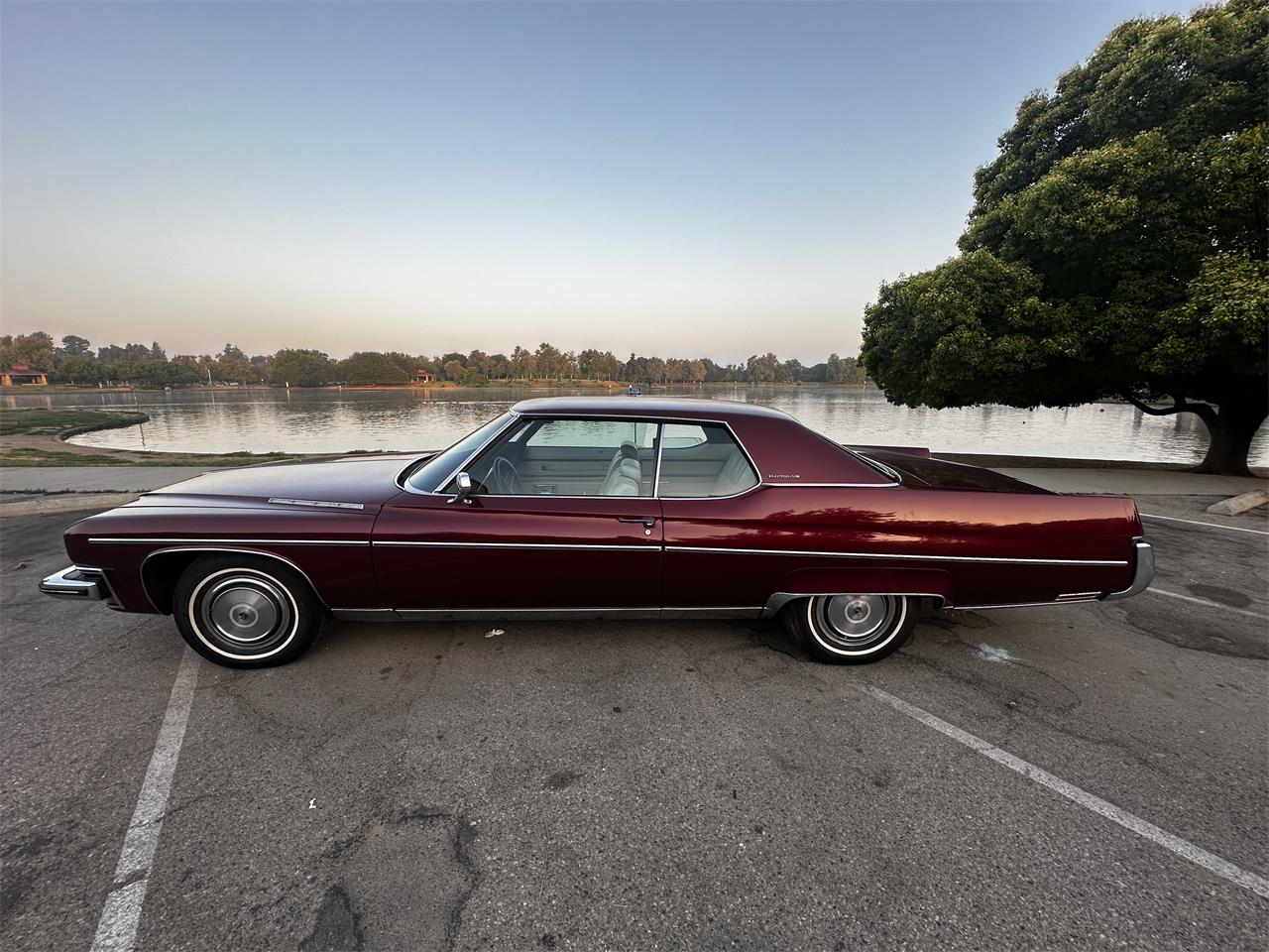 Buick-Electra-225-1973-Red-White-3