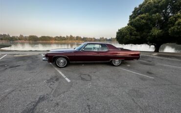 Buick-Electra-225-1973-Red-White-5