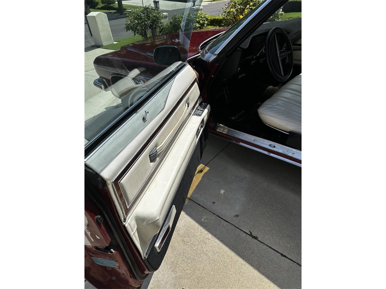Buick-Electra-225-1973-Red-White-9