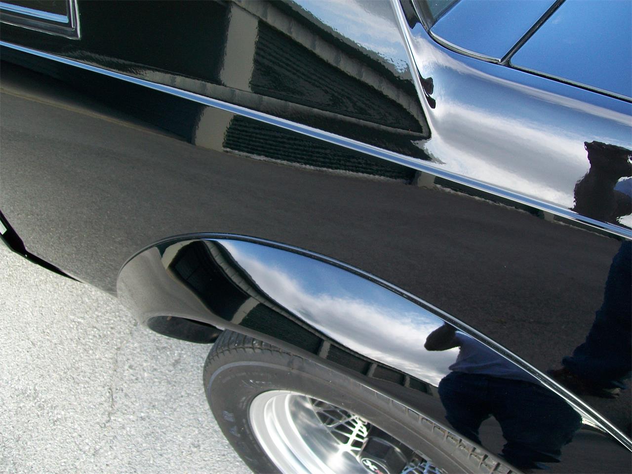 Buick-Gnx-1987-Black-Gray-11