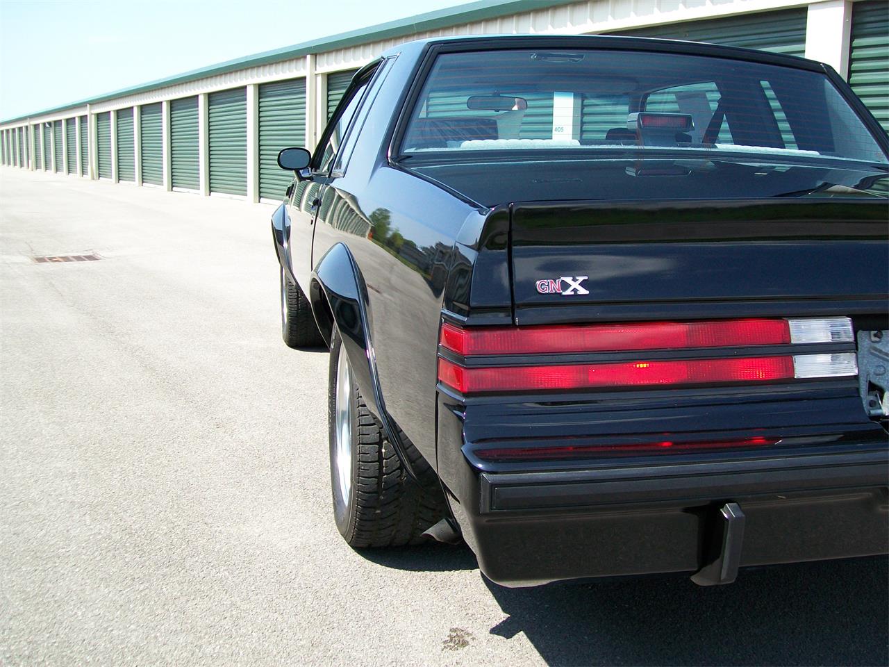 Buick-Gnx-1987-Black-Gray-21