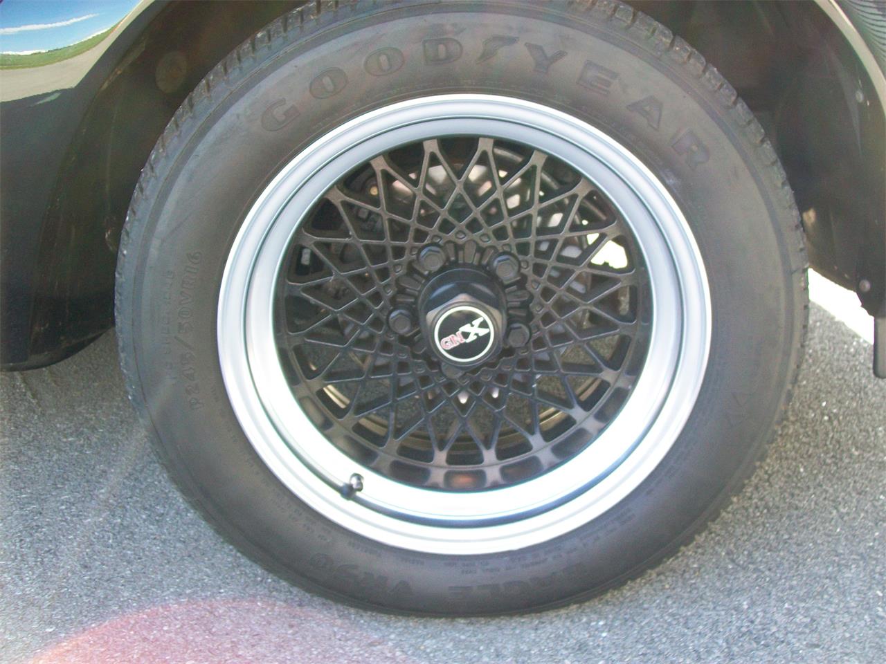 Buick-Gnx-1987-Black-Gray-23