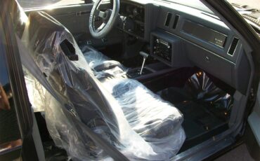 Buick-Gnx-1987-Black-Gray-24