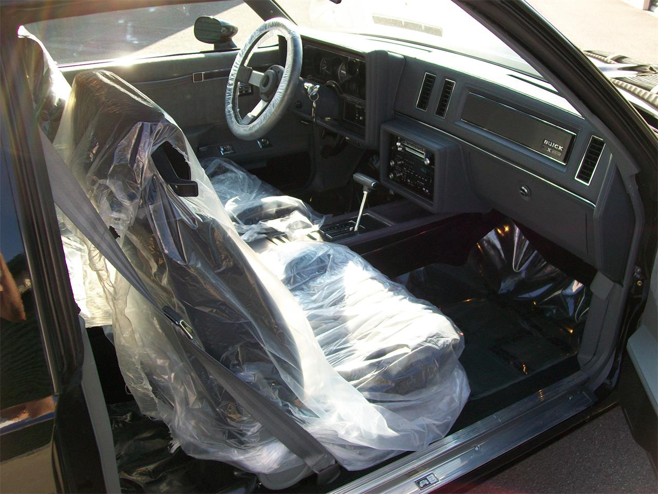 Buick-Gnx-1987-Black-Gray-24