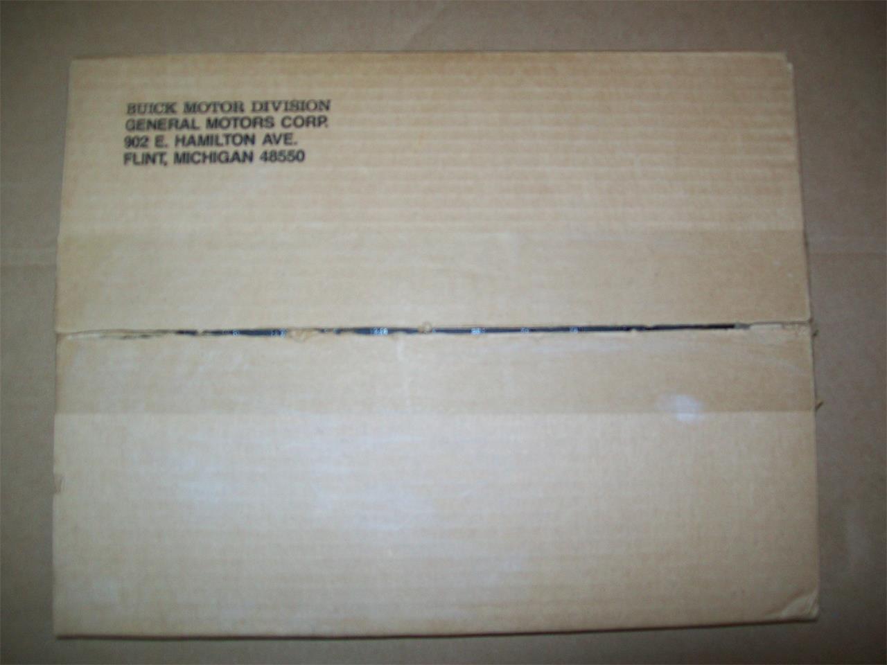 Buick-Gnx-1987-Black-Gray-26