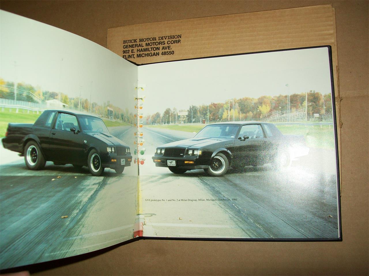 Buick-Gnx-1987-Black-Gray-27