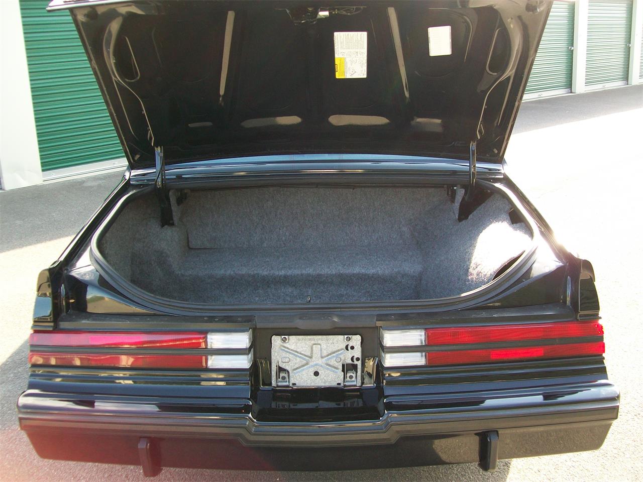 Buick-Gnx-1987-Black-Gray-29