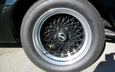 Buick-Gnx-1987-Black-Gray-3