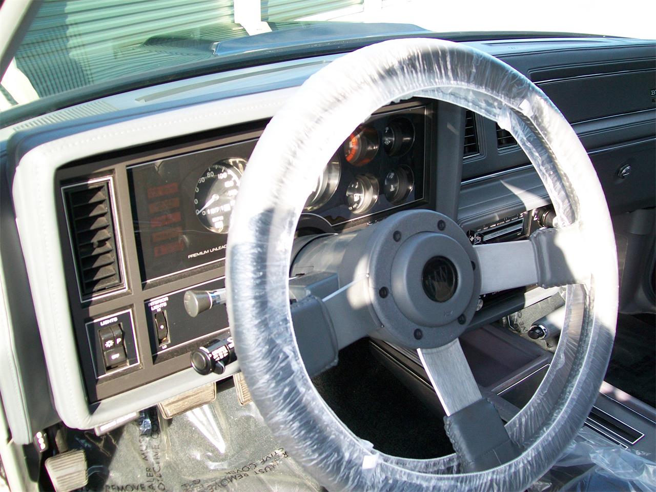 Buick-Gnx-1987-Black-Gray-31