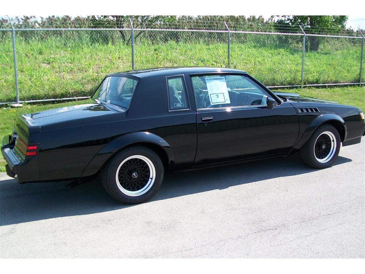 Buick-Gnx-1987-Black-Gray-37