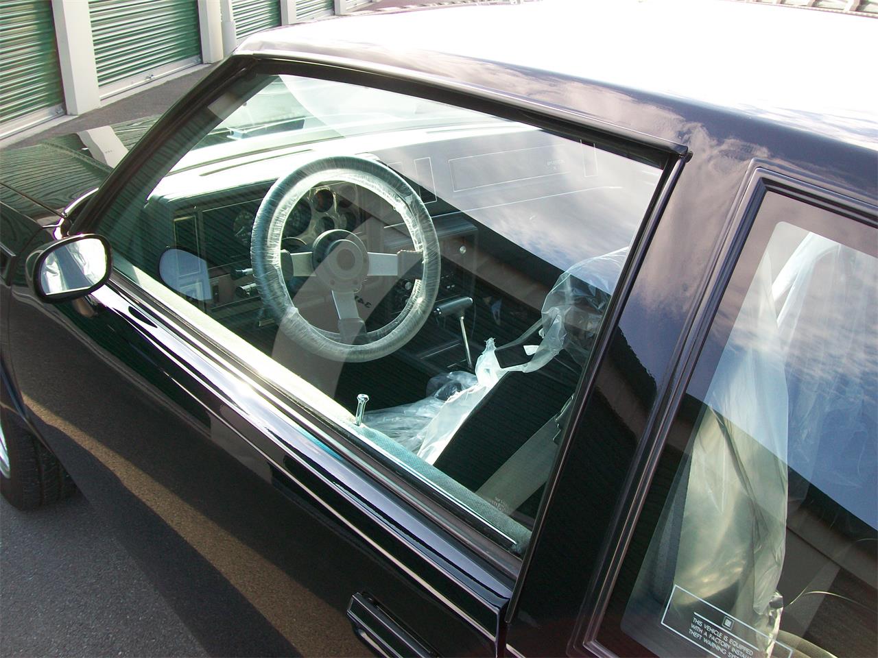 Buick-Gnx-1987-Black-Gray-4