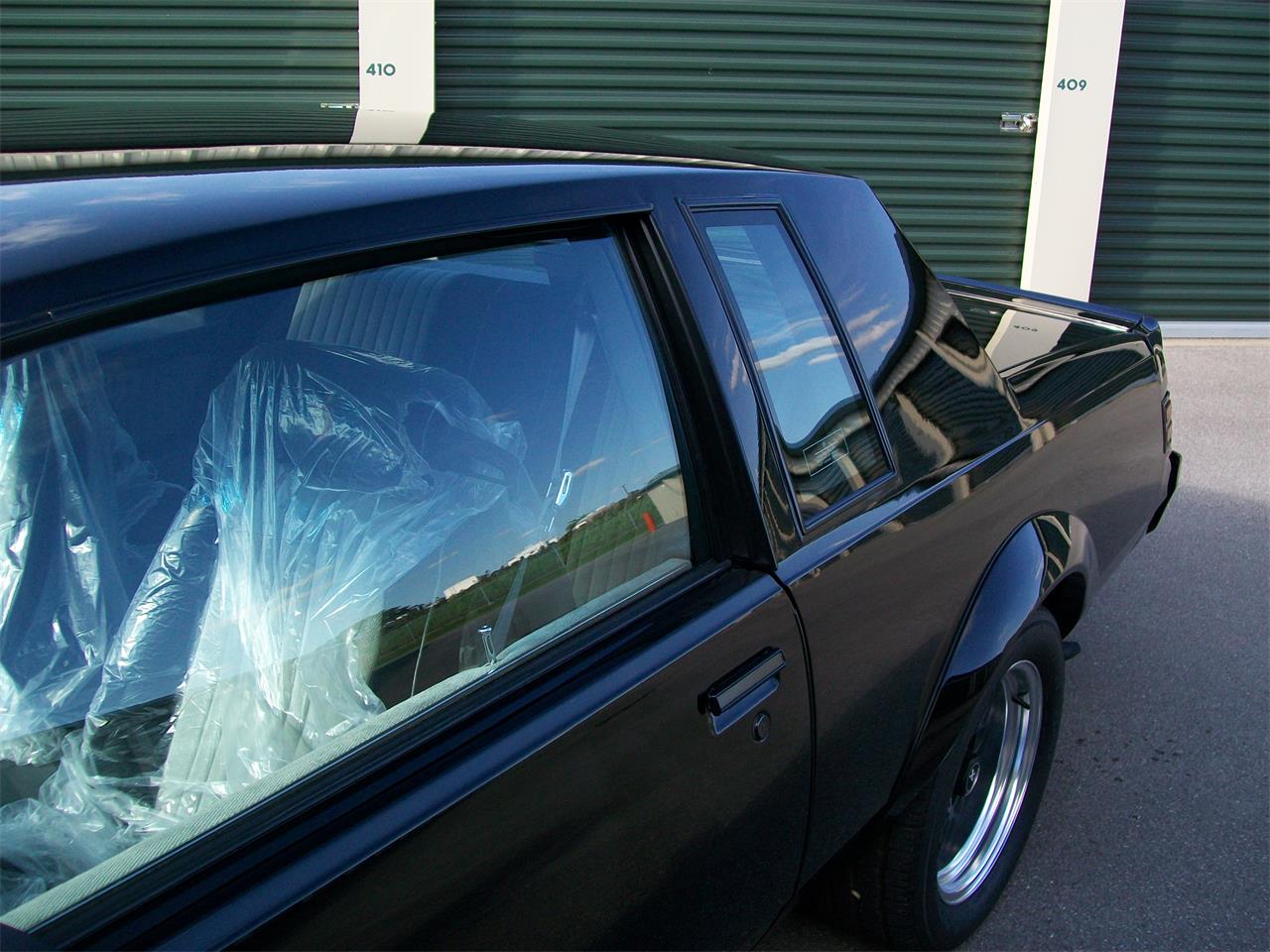 Buick-Gnx-1987-Black-Gray-5