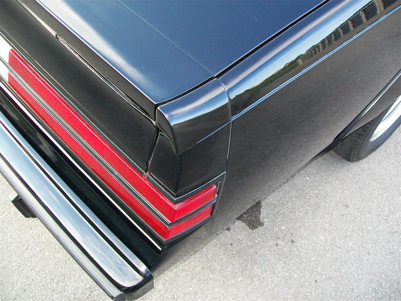 Buick-Gnx-1987-Black-Gray-6