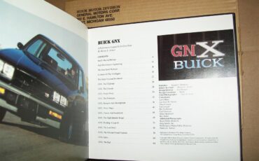 Buick-Gnx-1987-Black-Gray-9