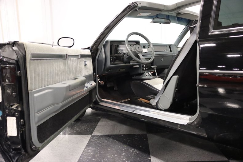 Buick-Grand-national-1987-Black-Black-24