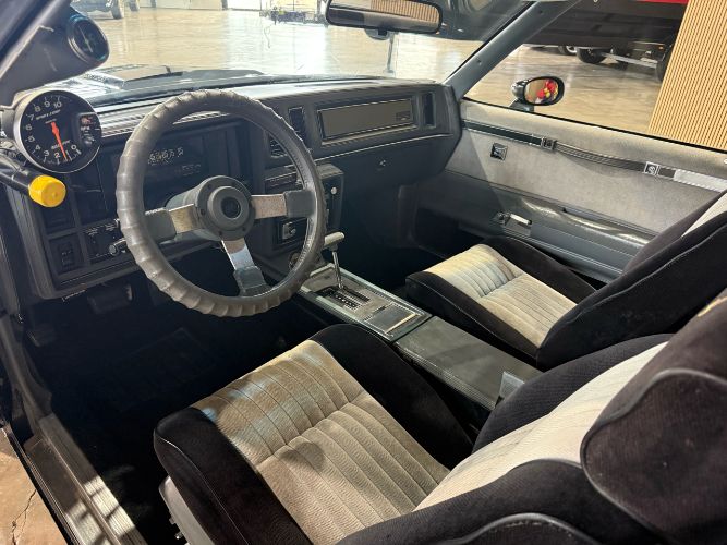 Buick-Grand-national-1987-Black-Gray-Cloth-16
