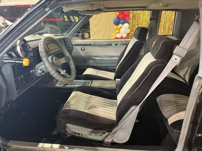 Buick-Grand-national-1987-Black-Gray-Cloth-17