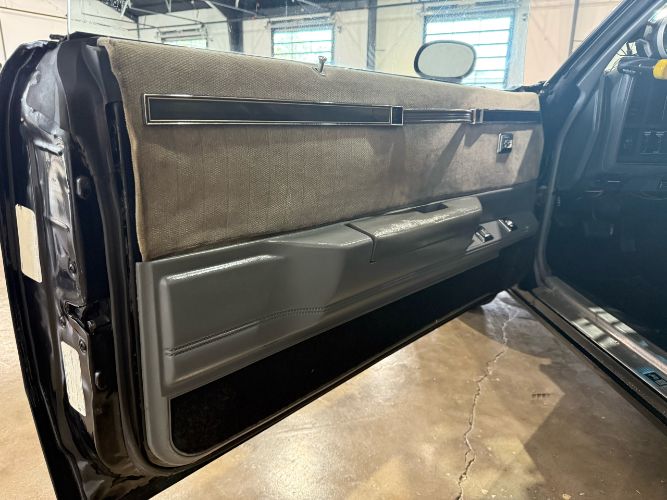 Buick-Grand-national-1987-Black-Gray-Cloth-22