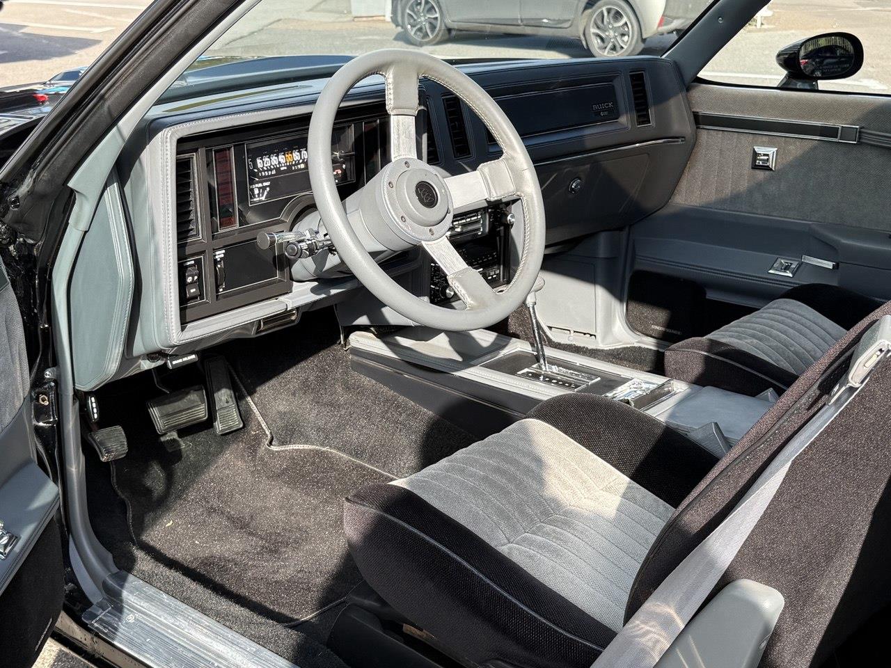Buick-Grand-national-1987-Black-Grey-1