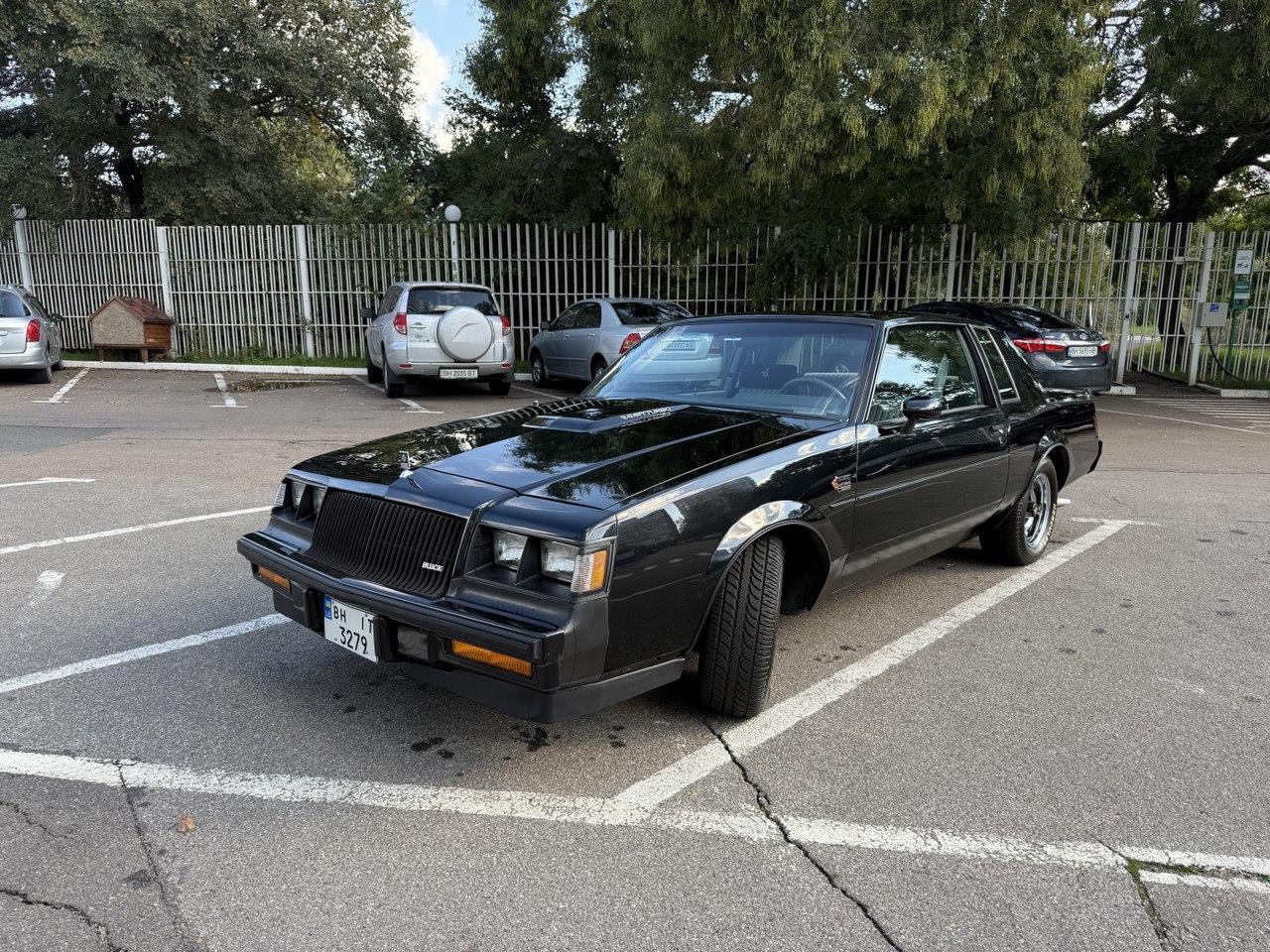 Buick-Grand-national-1987-Black-Grey-10